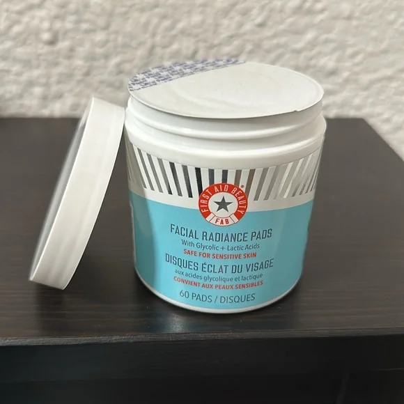 Facial Radiance Pads - Picture 2 of 7